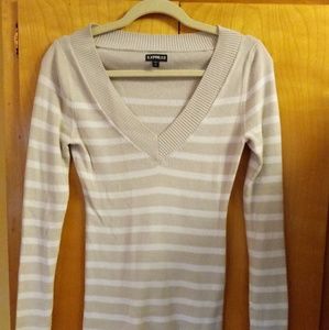 Light weight sweater